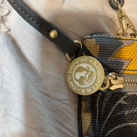 Spartina Linen Patterned Wristlet - Picture 11 of 12